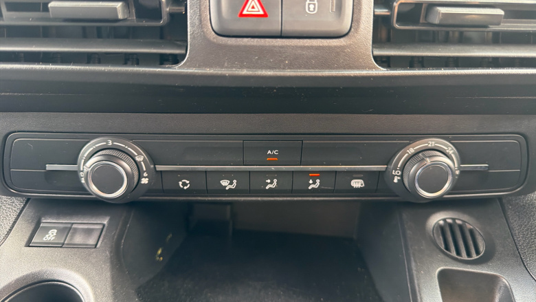 Vauxhall Combo Cargo Combo L1 Diesel 2300 1.5 Turbo D 100ps H1 Sportive Van